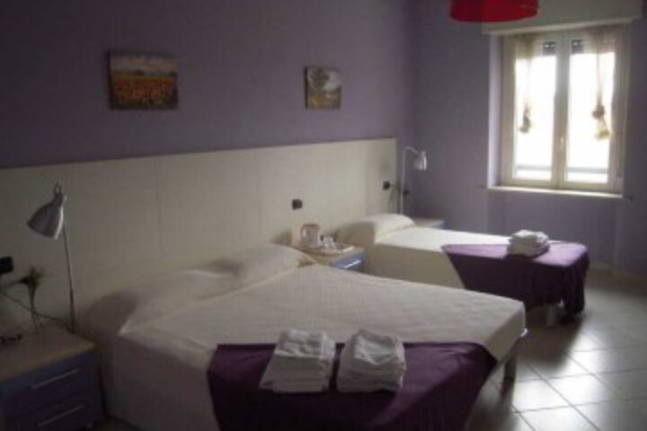 Room 12 of 18