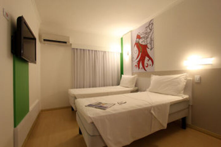Room 31 of 64