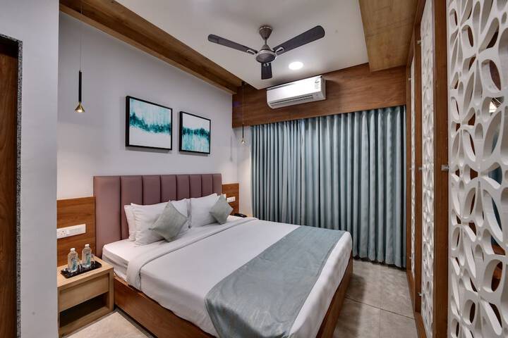 Room 9 of 24