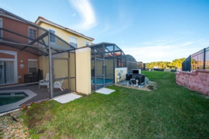 Hotel Exterior 9 of 312