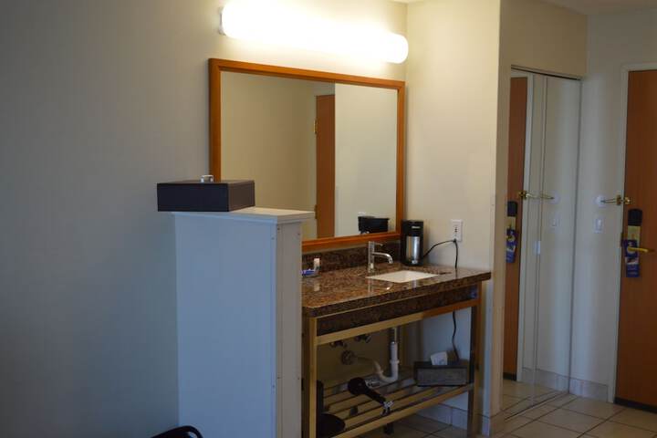 Bathroom sink