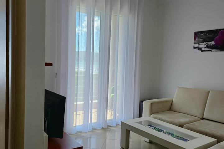 Room 2 of 8