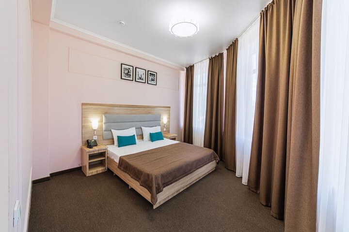 Room 9 of 43