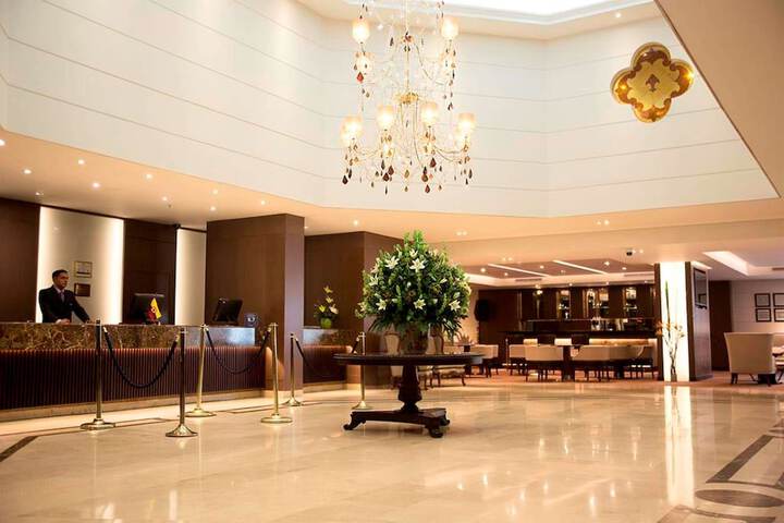 Entrance & Lobby