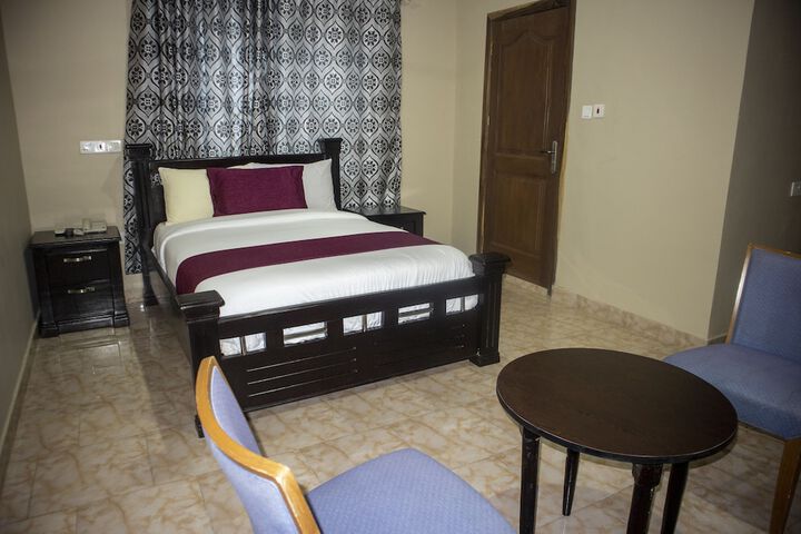 Room 6 of 19