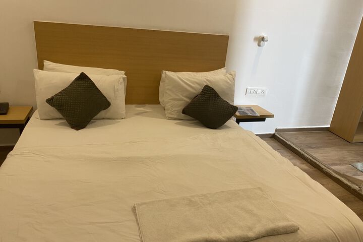 Room 50 of 60