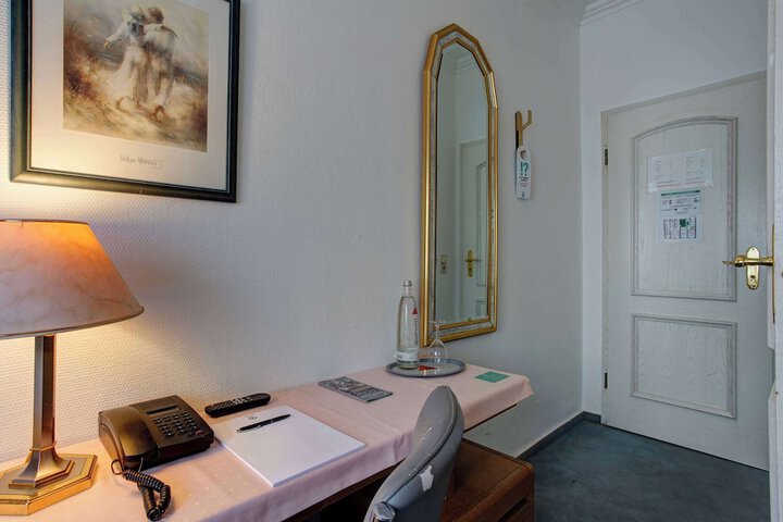 Room 41 of 64