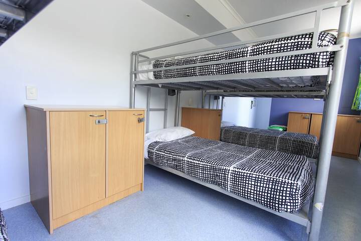 Room 22 of 63