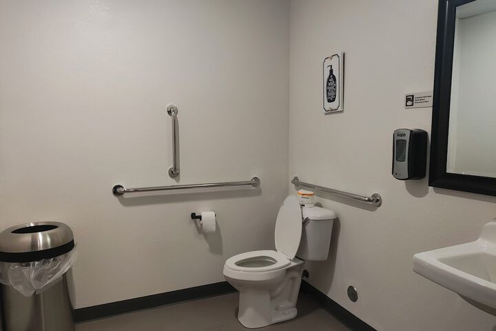 Room 17 of 34
