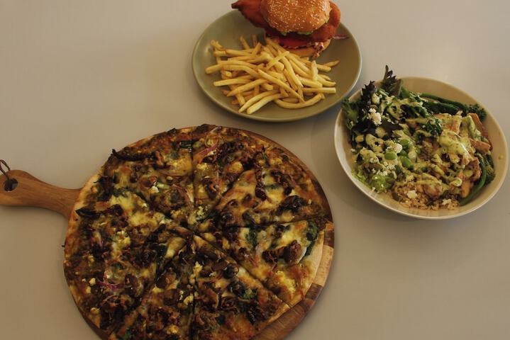 Dining 33 of 51