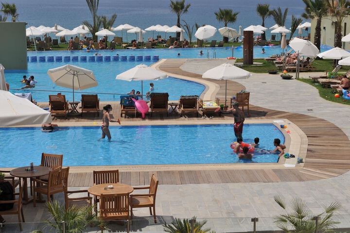 Pool 53 of 110