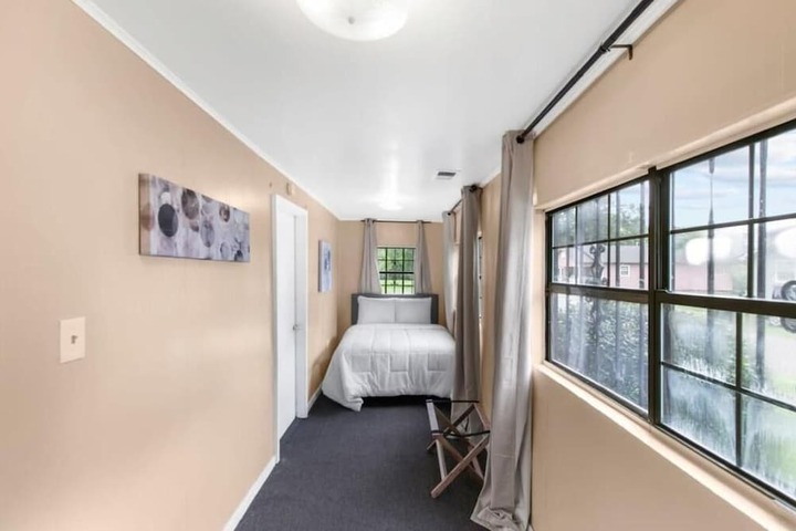 Room 8 of 41