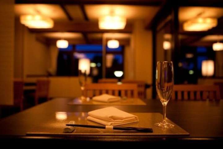 Dining 32 of 43