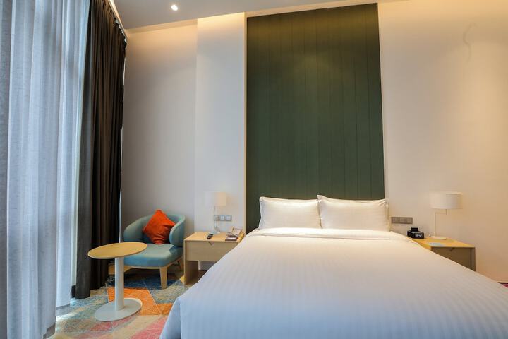 Room 28 of 60