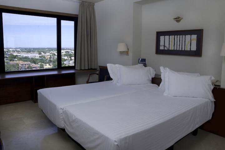 Room 19 of 77