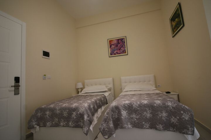 Room 10 of 47