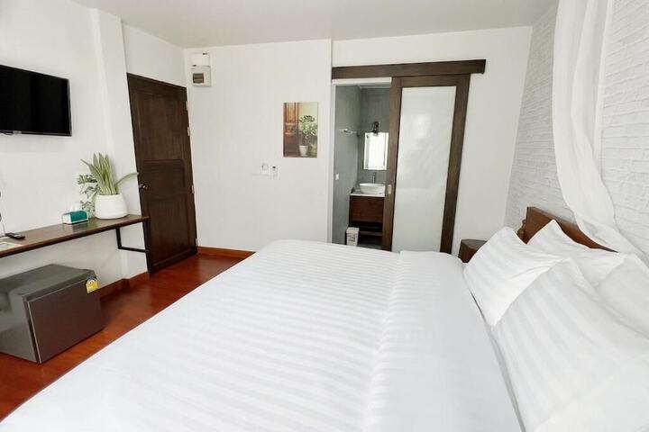 Room 17 of 26