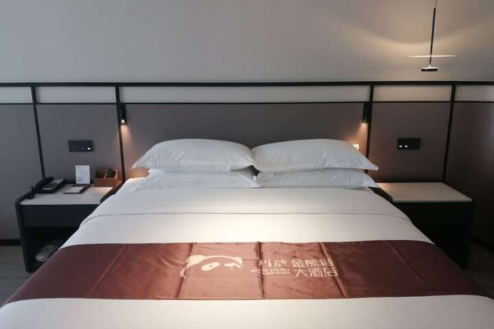 Room 30 of 62