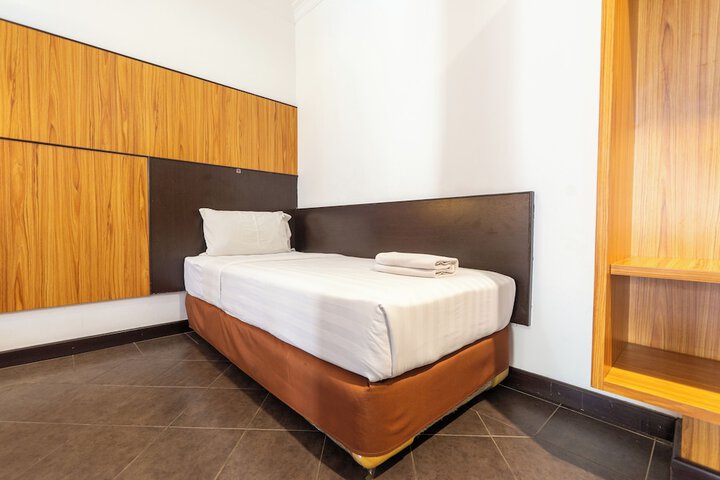 Room 18 of 30