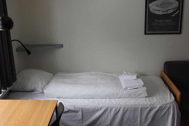 Room 13 of 66