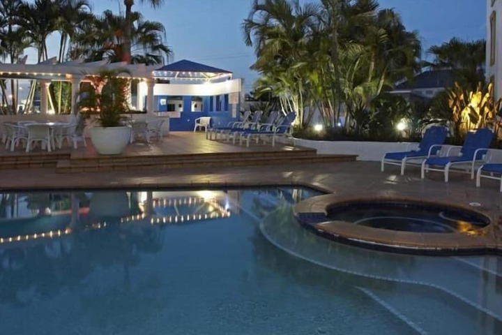 Pool 13 of 19