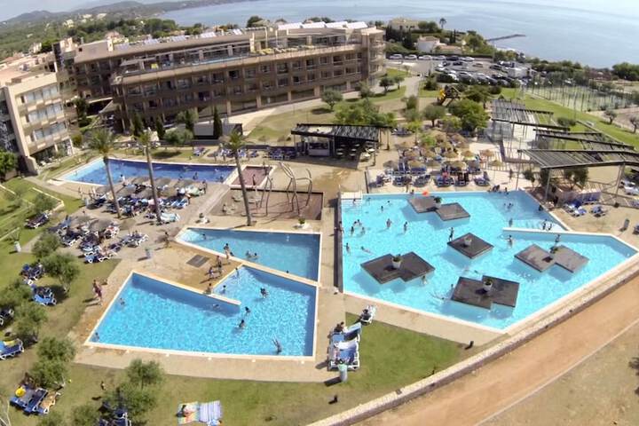 Pools & Facilities