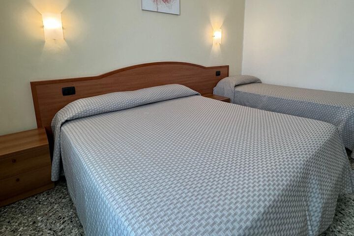 Room 3 of 39