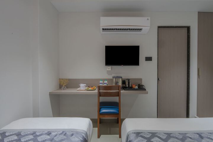 Room 27 of 48