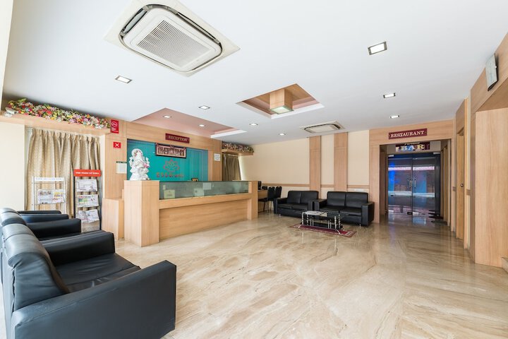 Entrance & Lobby