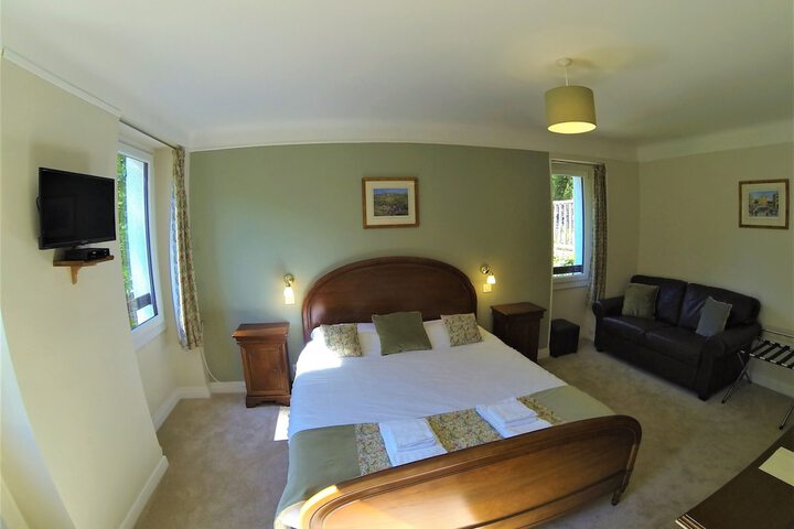 Room 5 of 27