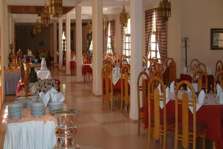 Dining 9 of 20