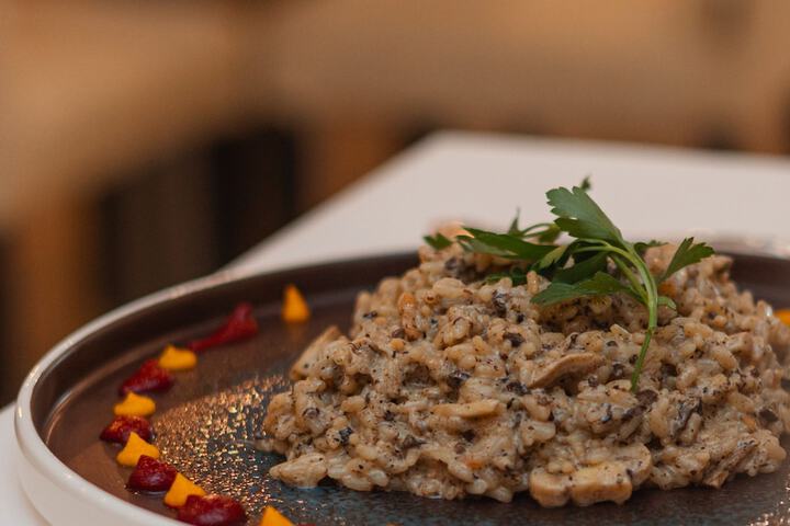 Dining 48 of 71