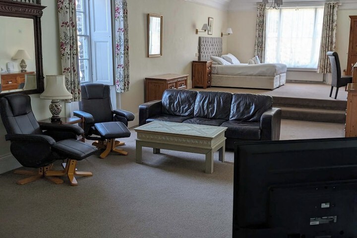Room 33 of 58
