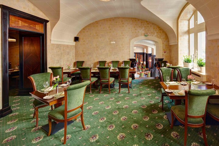 Dining 98 of 127