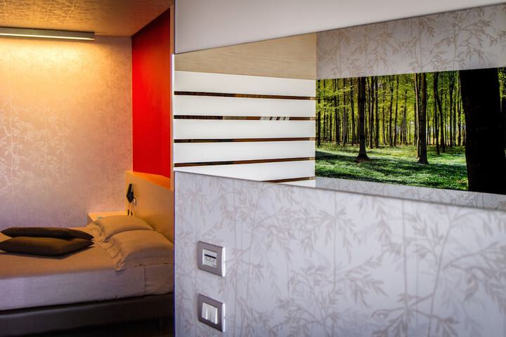 Room 30 of 95