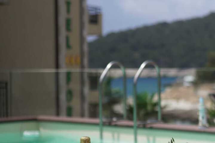 Pool 64 of 133