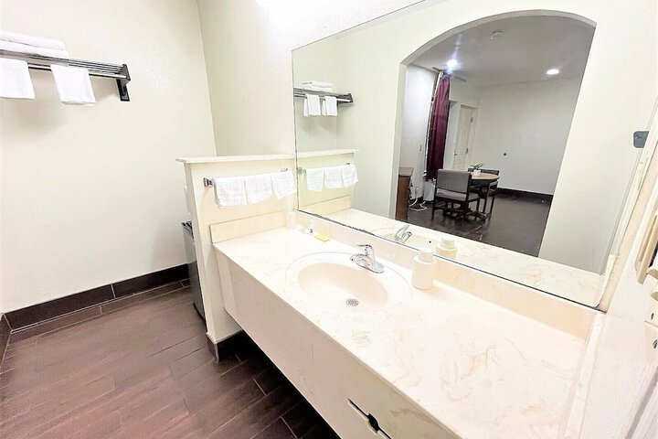 Bathroom sink