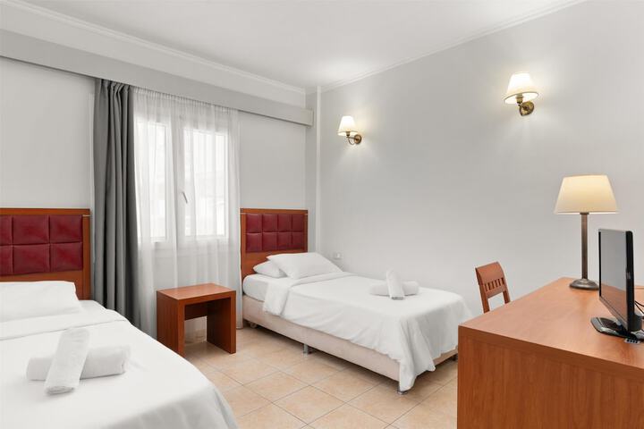 Room 29 of 102