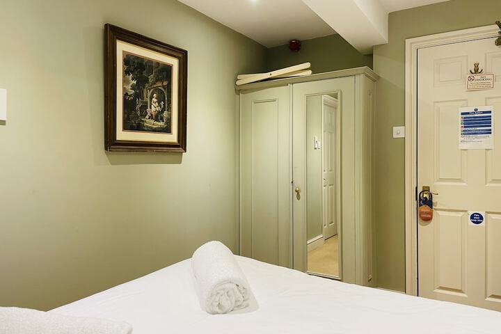 Room 15 of 59