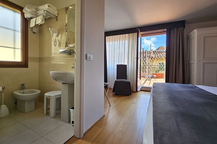 Room 44 of 91