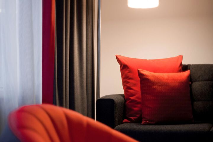 Room 6 of 118