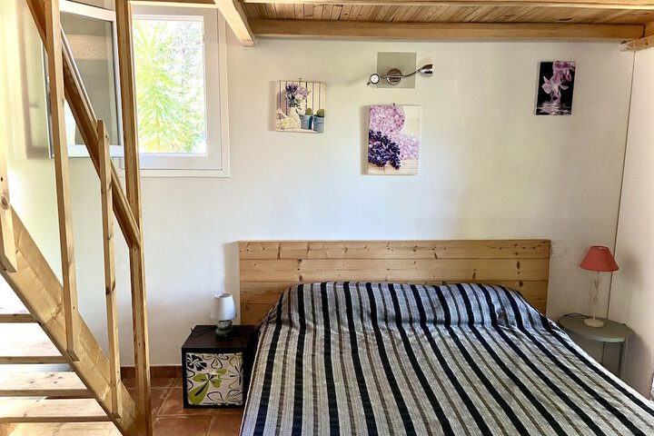 Room 6 of 63