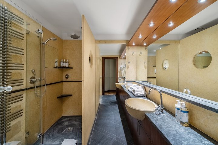 Room 50 of 72