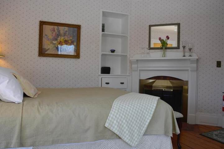 Room 7 of 49