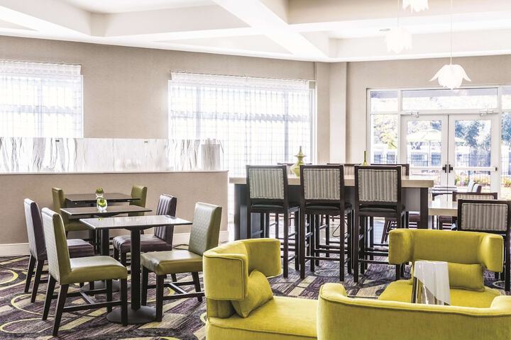 Breakfast/Coffee Service 33 of 37