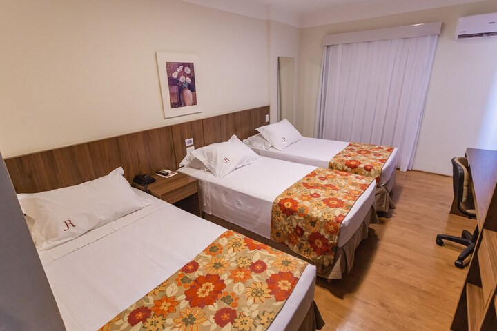 Room 57 of 119