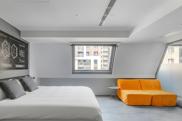Room 78 of 122