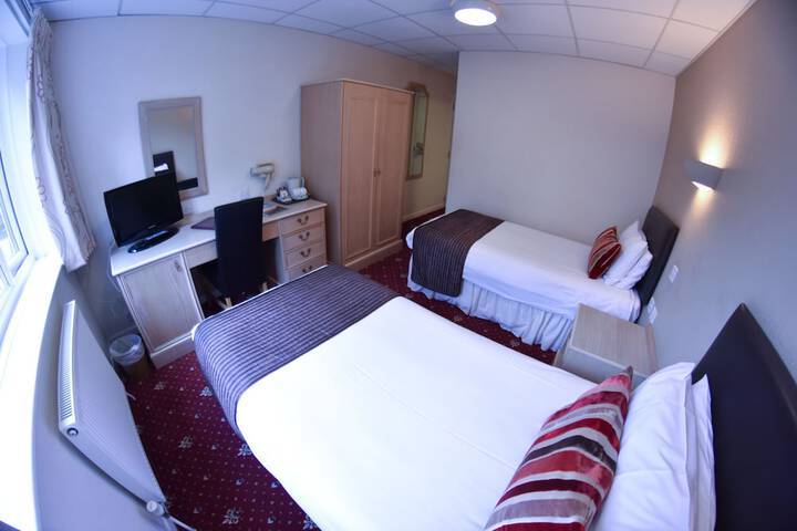Room 10 of 50