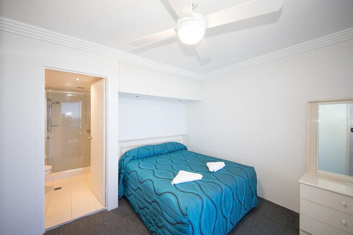 Room 7 of 63