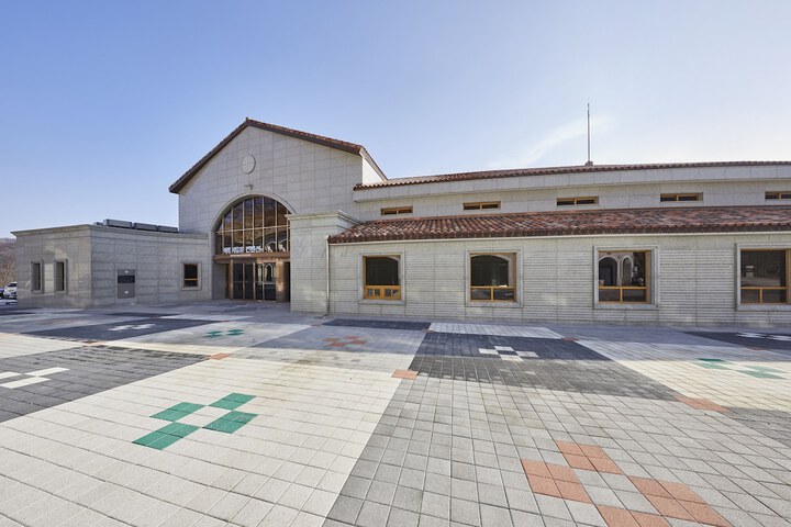 Ballroom/Hall 63 of 80